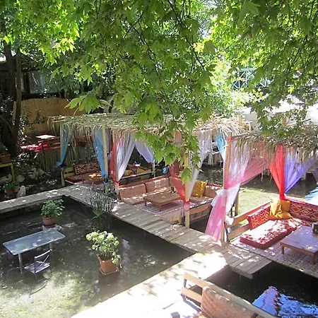 Hotel Arikanda River Garden *